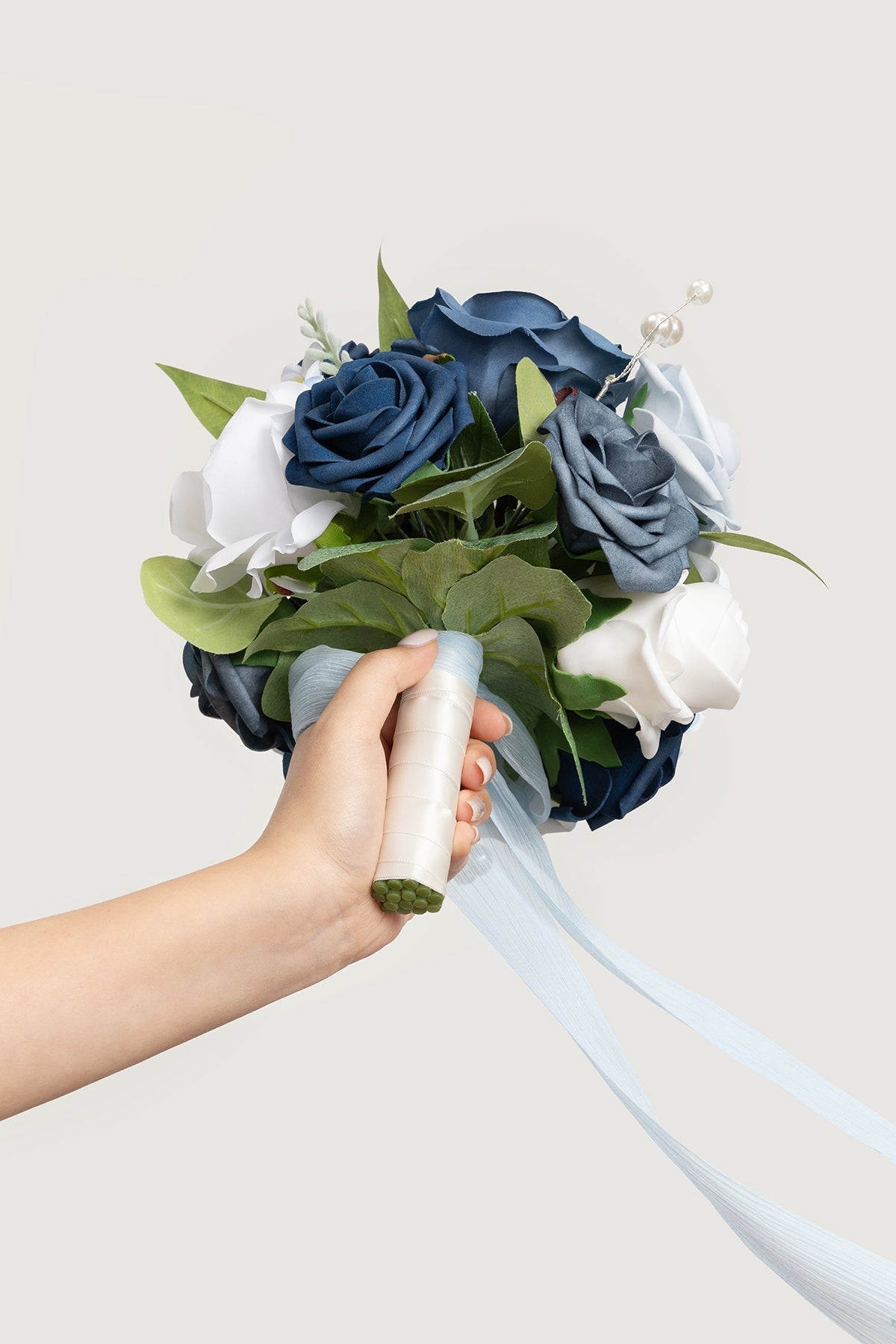 Bridesmaid Bouquet in Noble Navy Blue (Set of 1)