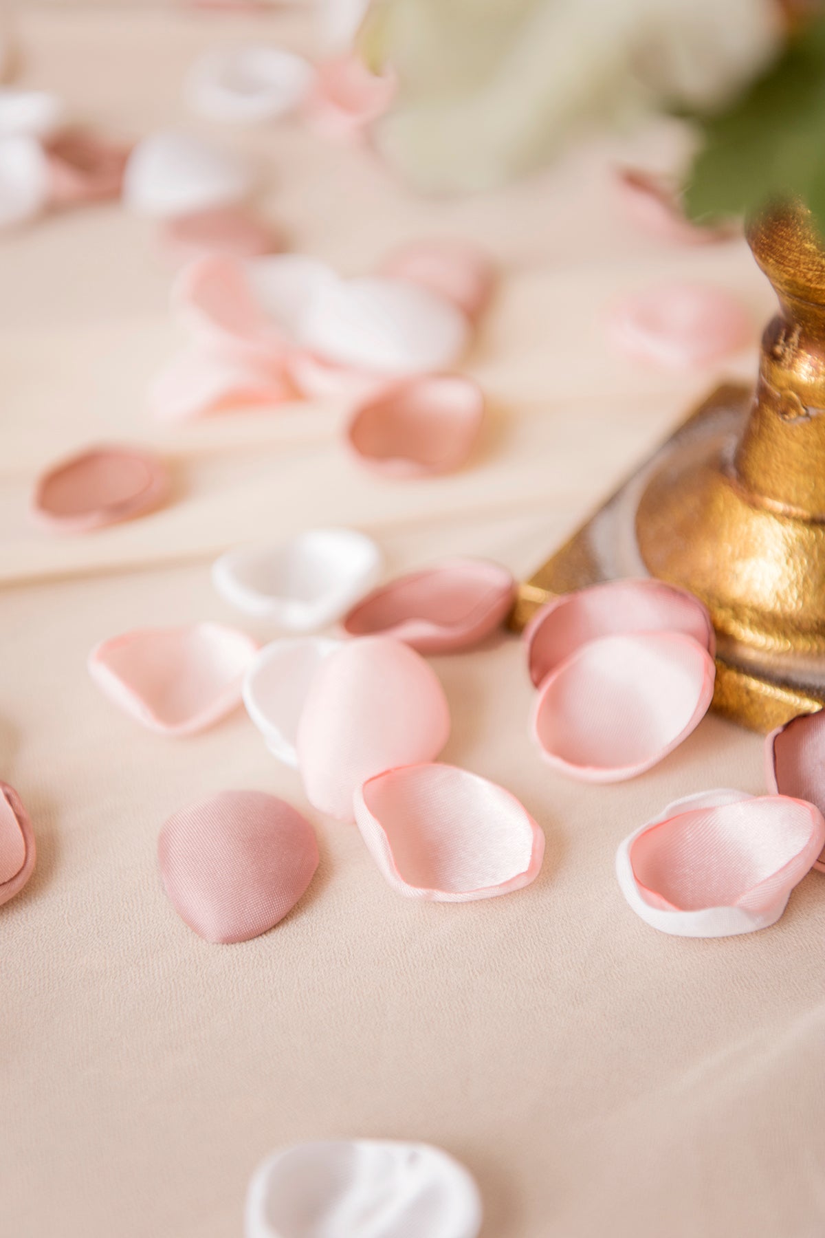 Silk Rose Petals in Nude Pink (Nude Pink/Blush/White) (200pcs)