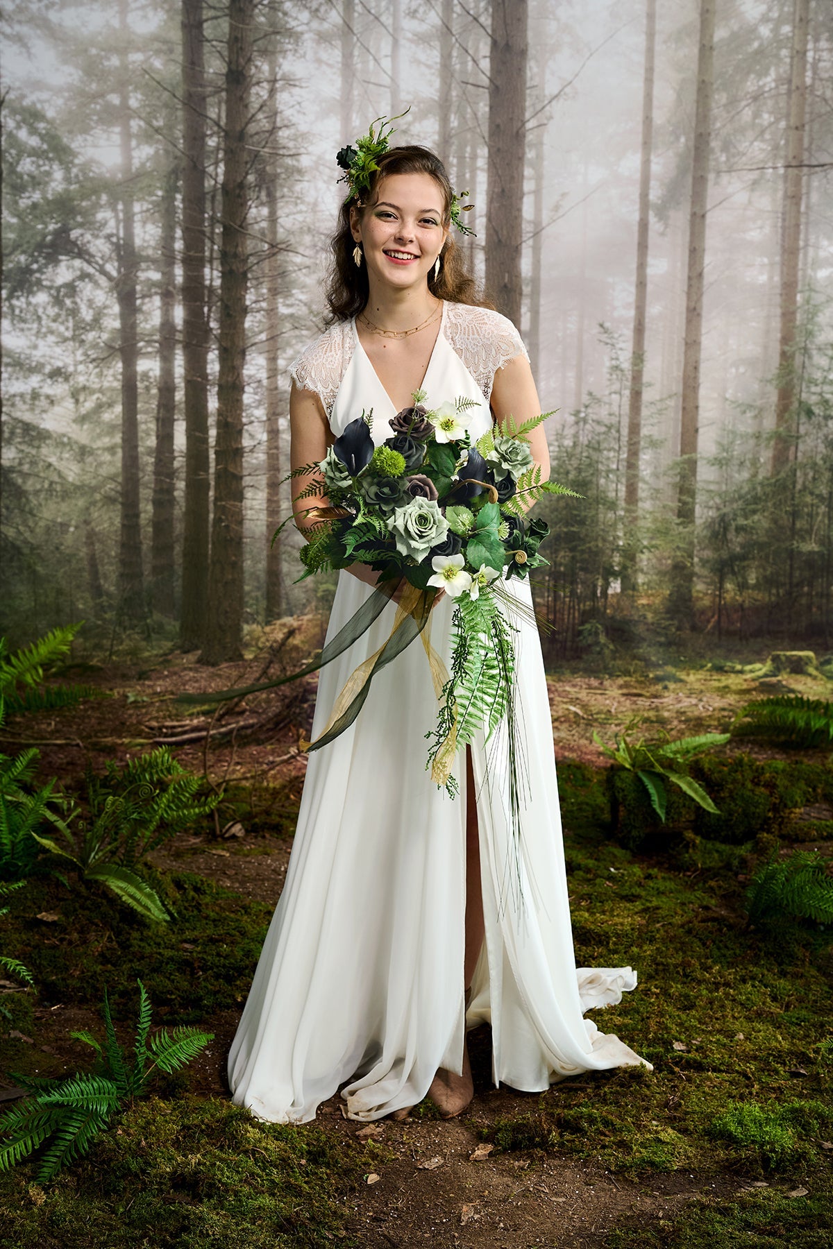 Flash Sale | Small Cascade Bridal Bouquet in Forest Green & Gold丨Clearance