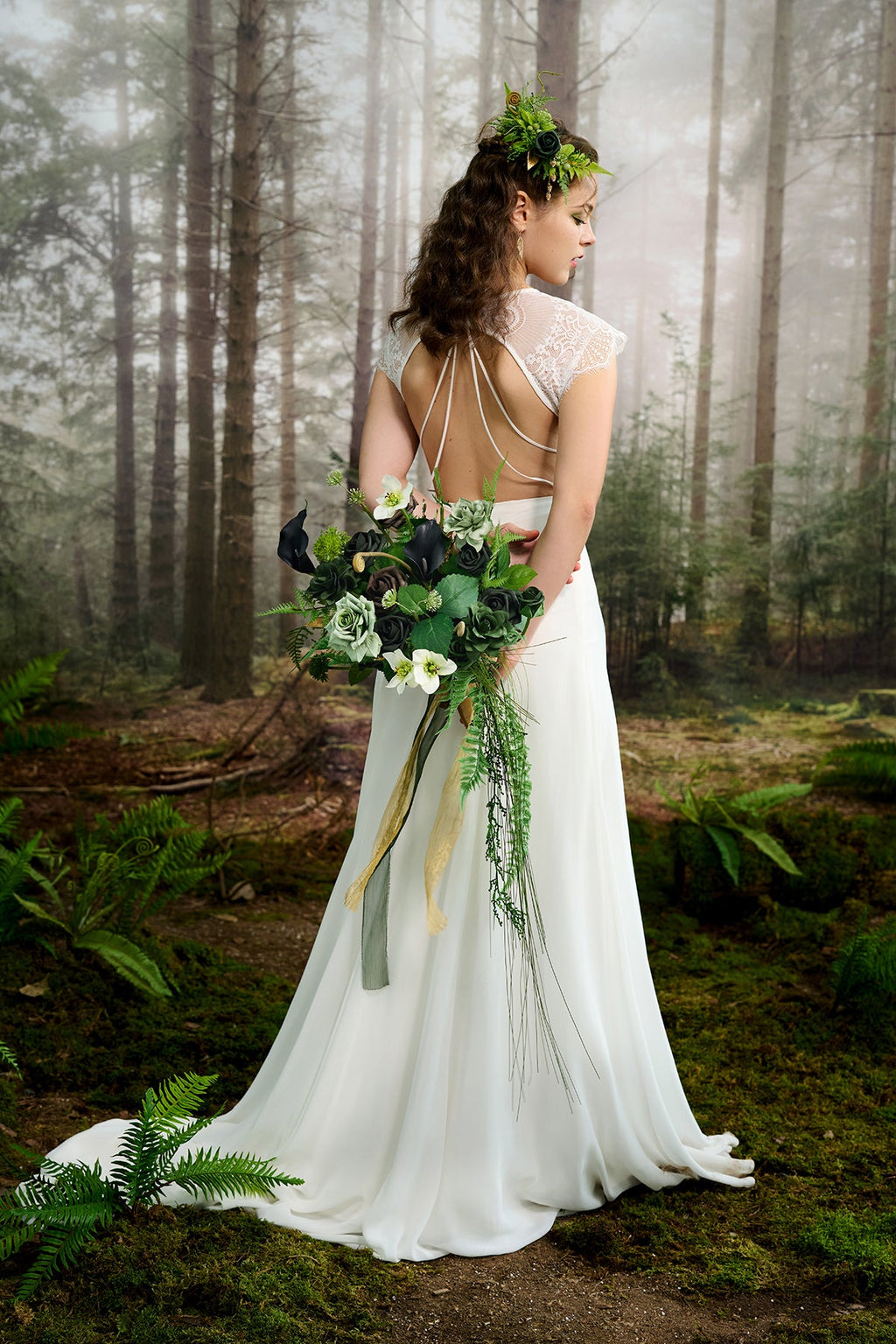 Flash Sale | Small Cascade Bridal Bouquet in Forest Green & Gold丨Clearance