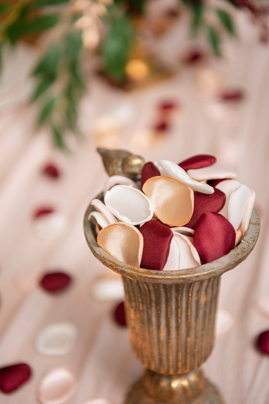 Silk Rose Petals in Glamour Burgundy (200pcs)丨Clearance