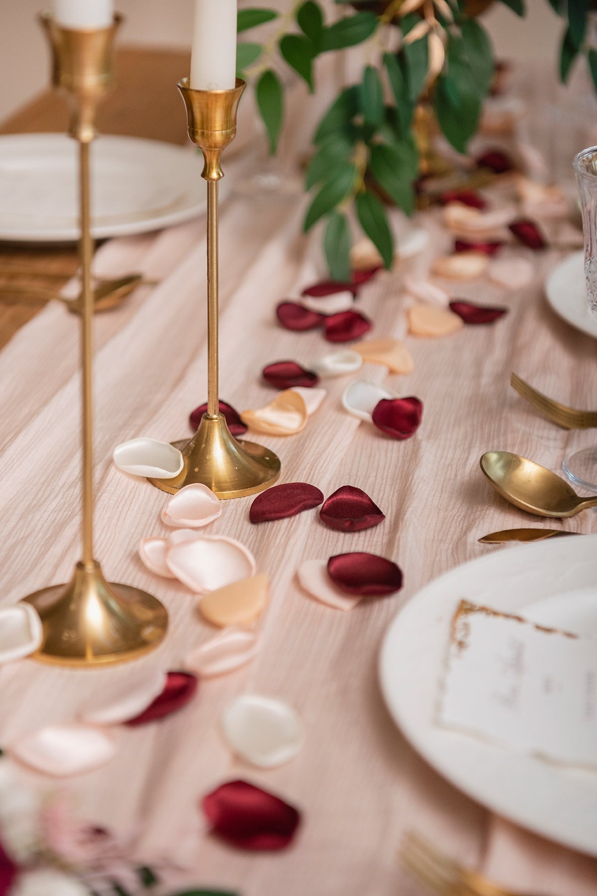 Silk Rose Petals in Glamour Burgundy (200pcs)丨Clearance