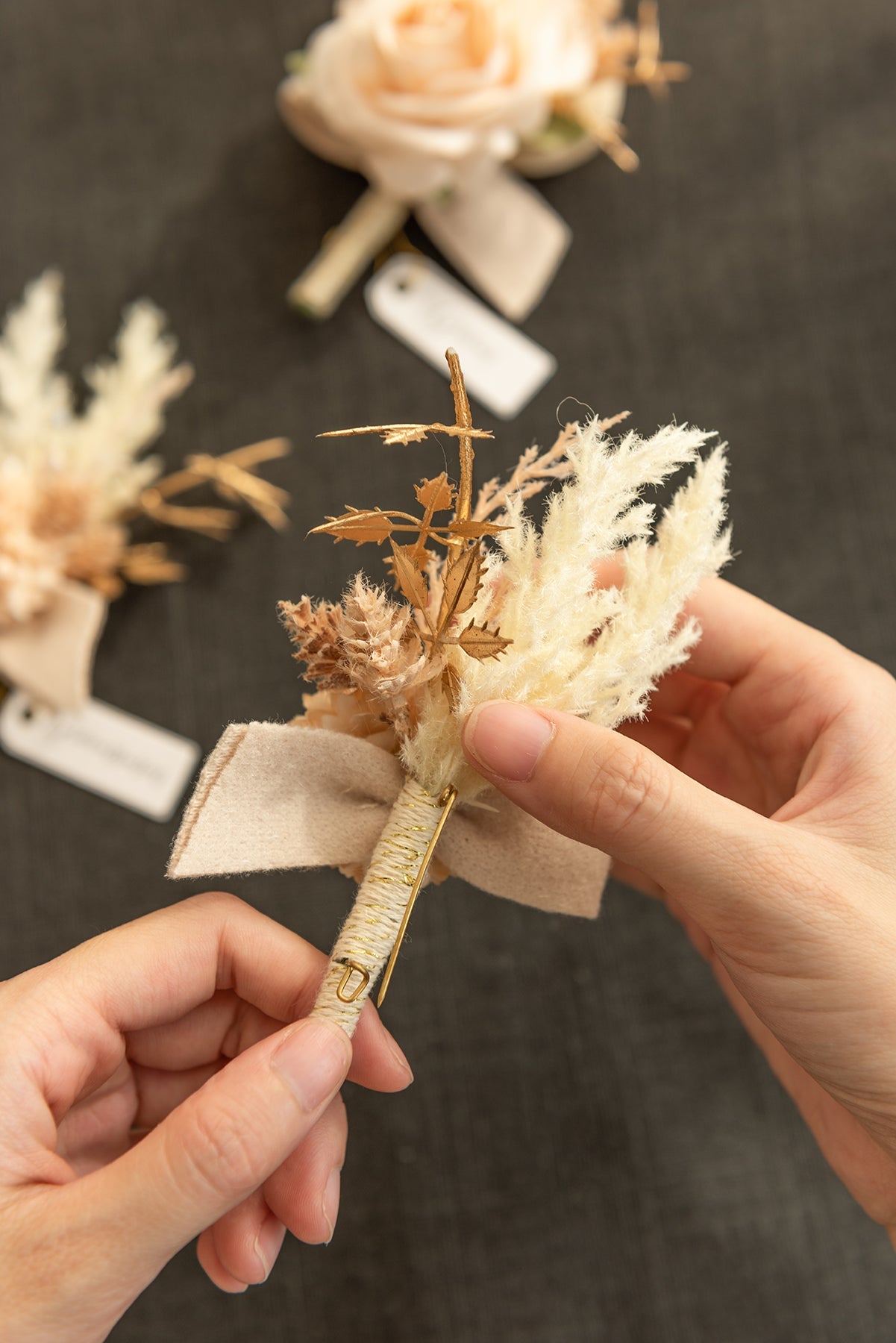 Boutonnieres in White & Beige (Set of 6)丨Clearance