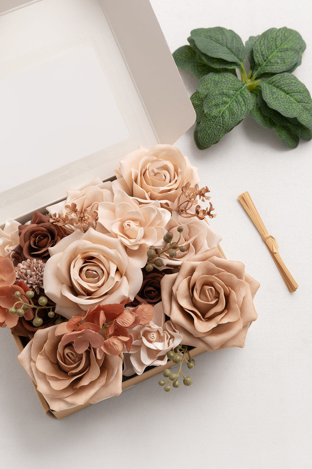 DIY Flower Box - Earth Brown & Sand Beige Roses（25pcs）